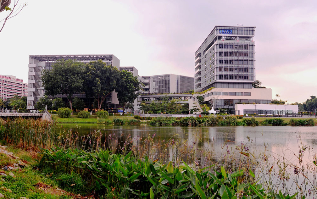 Khoo Teck Puat Hospital: Gesamtansicht des Gebäudekomplex