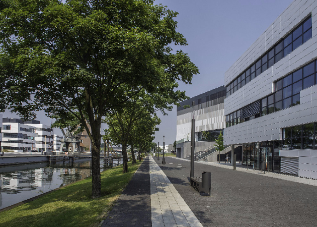 Spoykanal und Gebäude am Campus Kleve